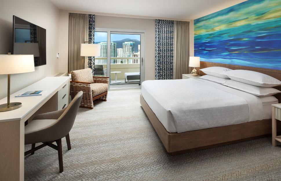 Sheraton-Waikiki-Beach-Resort-9.jpg