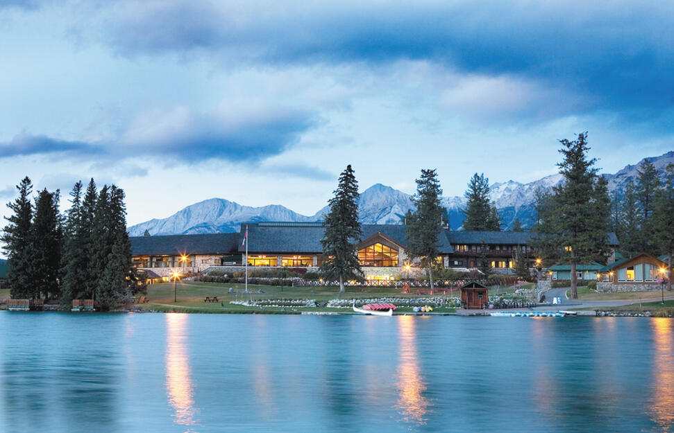 Fairmont-Jasper-Park-Lodge-1.jpg