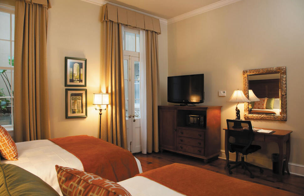St-James-Hotel-New-Orleans-6.jpg