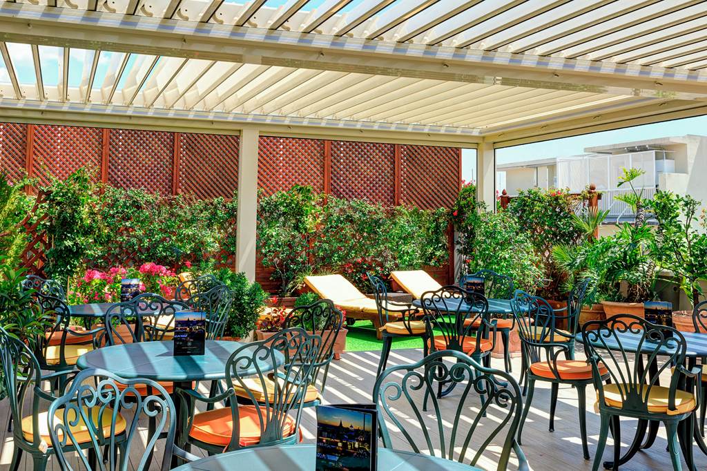FCO_69049_Marcella_Royal_Hotel_-_Rooftop_Garden_1223_02.jpg