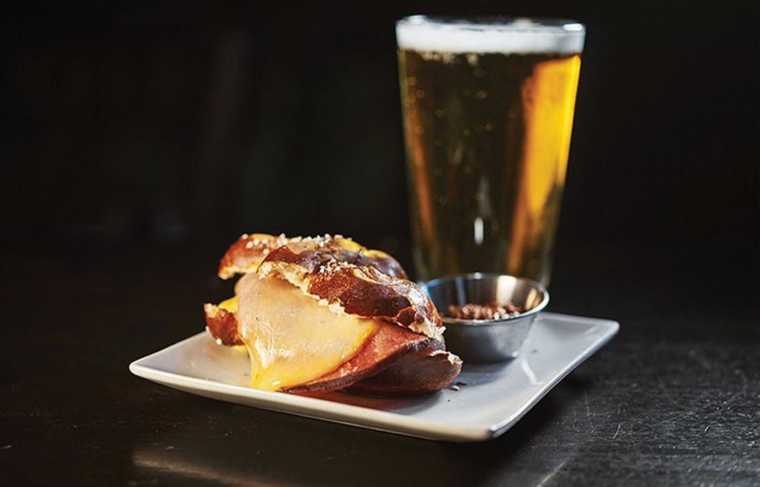 If you're looking for delicious European cuisine, look no further than Günter Hans in Columbia MO.