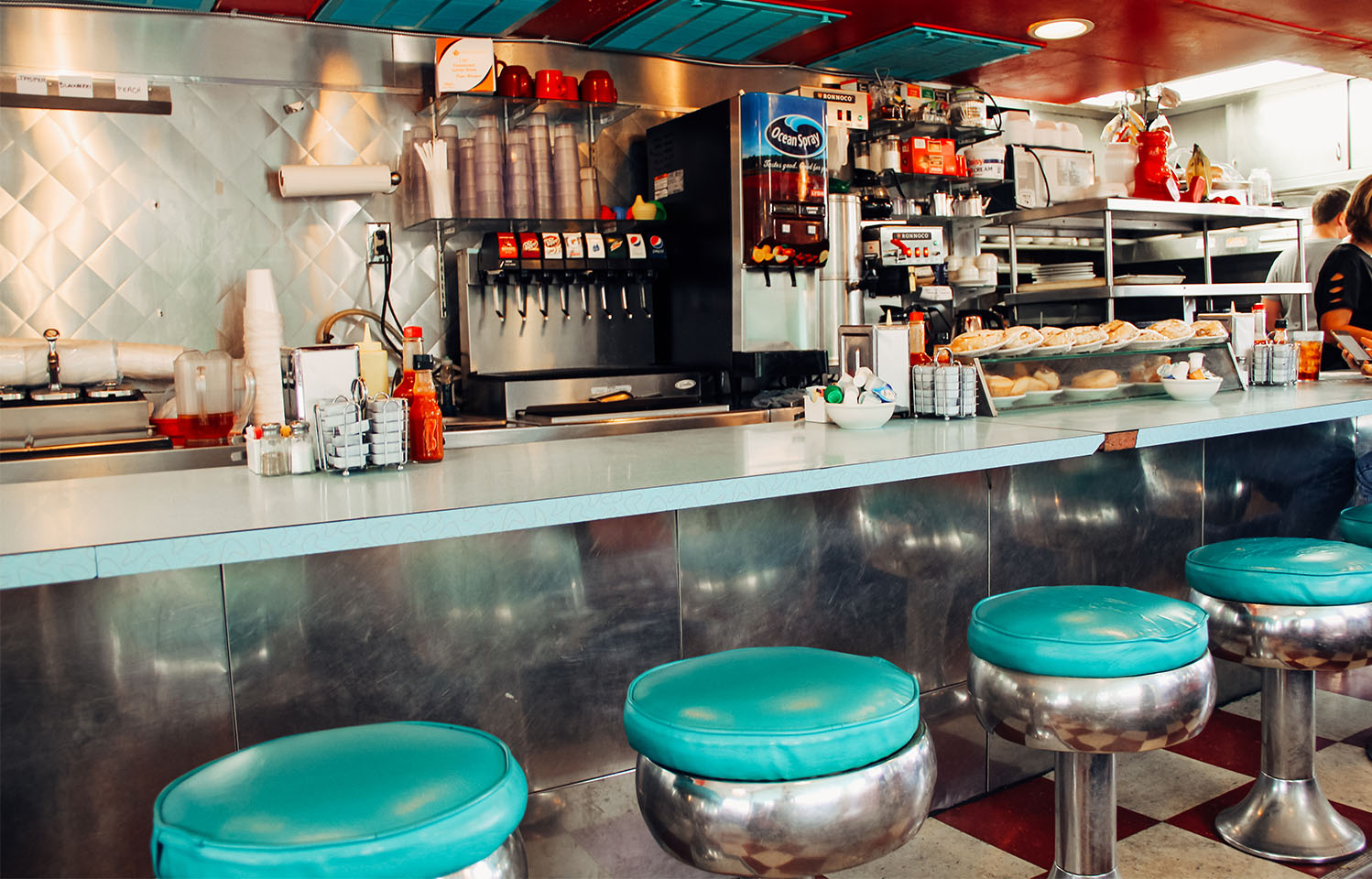 Order fresh & delicious pizza at Deuce Pub & Pit in Columbia, MO.