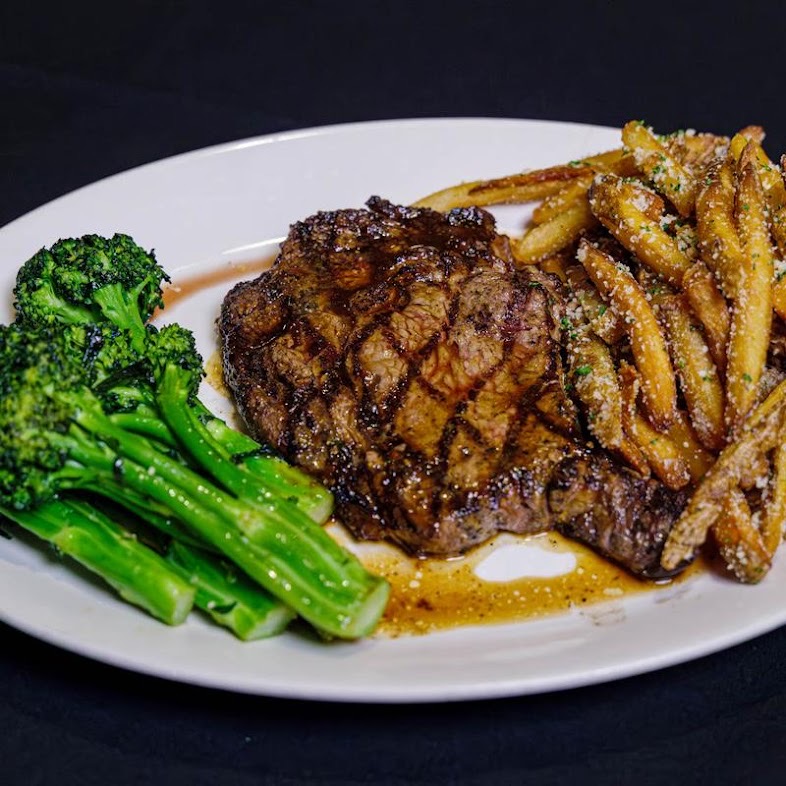 Order fresh & delicious pizza at Deuce Pub & Pit in Columbia, MO.