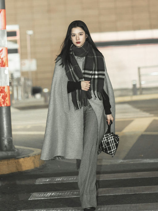 🎠【100 % 纯羊绒】【BBR 双面围巾6折】