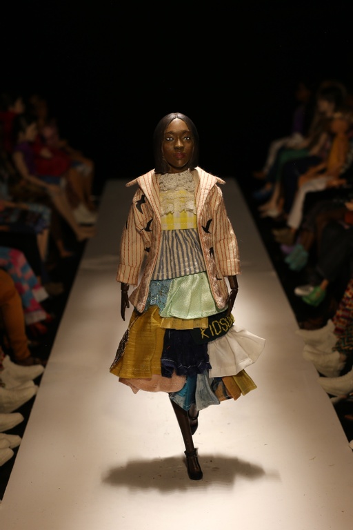 stop motion fashion pics_0008_pose_011_02_X1_0001 copy 5.jpg