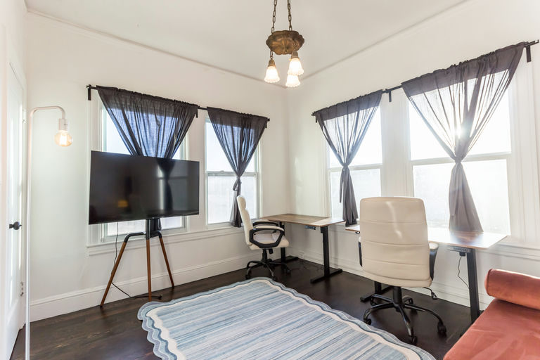 More Images - Image 6