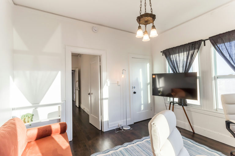 More Images - Image 7