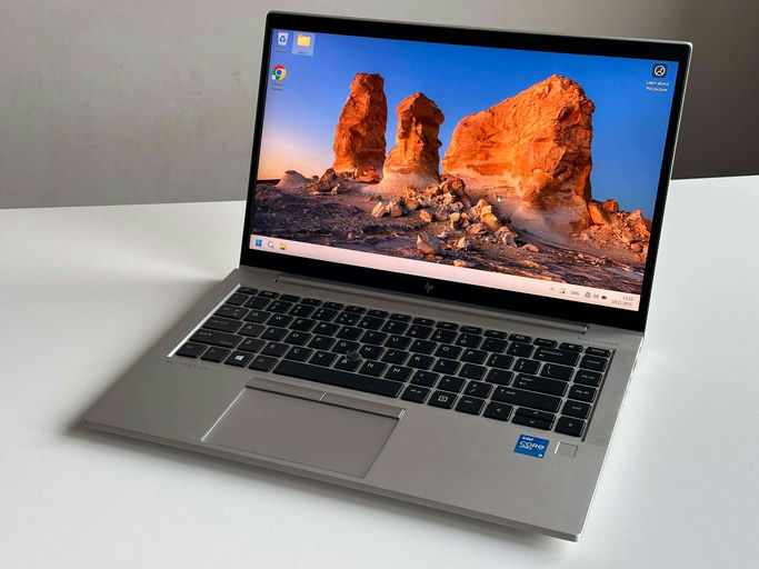 **HP EliteBook 840 G8 (4J720UC)**
