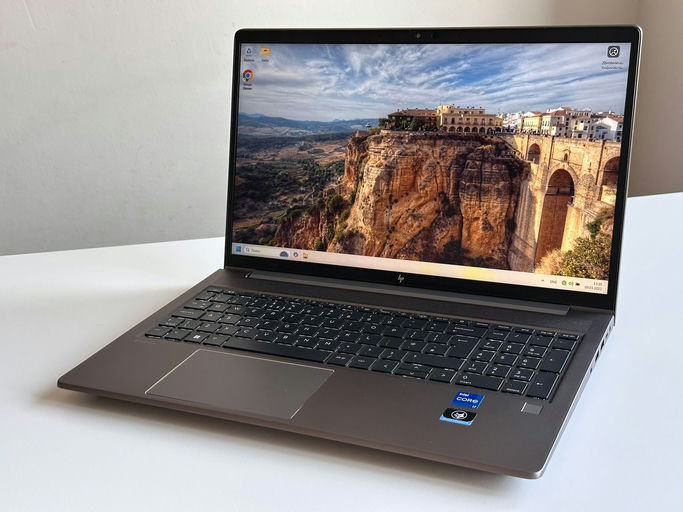 **HP ZBook Power G9**
