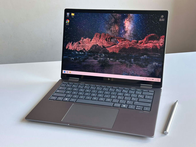 **HP Envy x360 2-in-1 Laptop 14-fa0006ns (A5LC5EA)**
