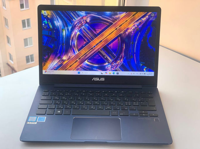 **ASUS ZenBook 13 UX331UA**
