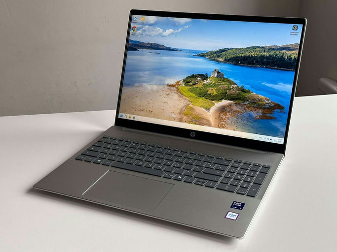 **HP Pavilion 16-af0026nf (A5FM9EA)**
