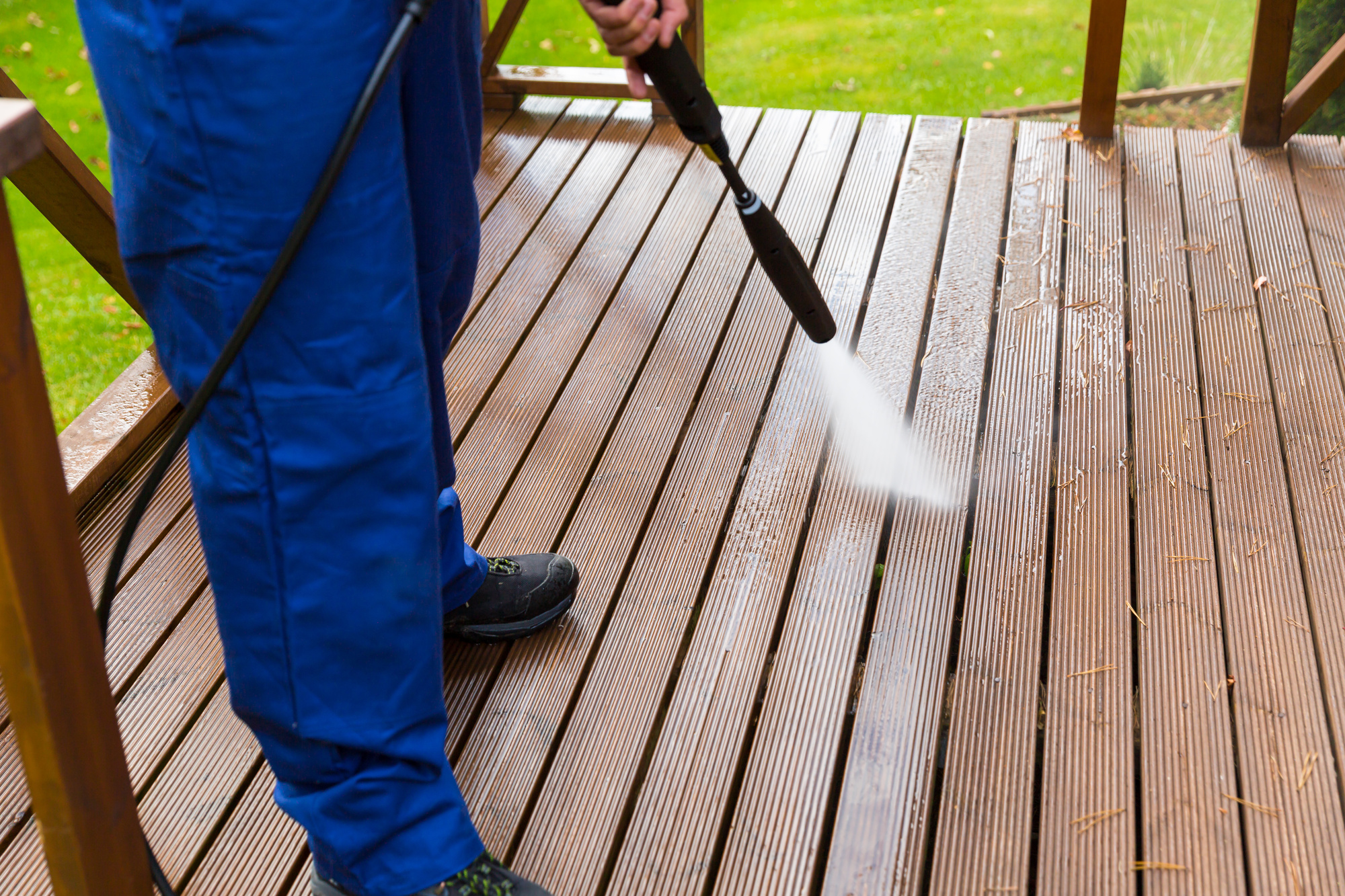Wood & Composite Deck Cleaning