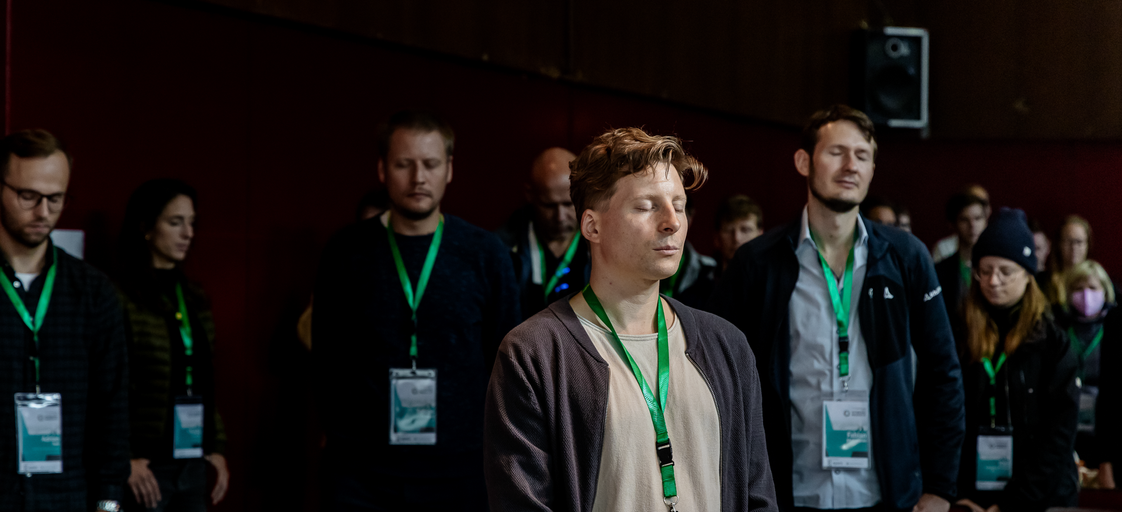 1-Eröffnung-03b Meditation.png