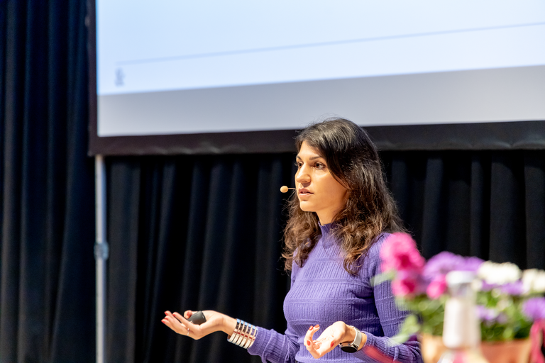 03-Vorträge02-zamina ahmad.png