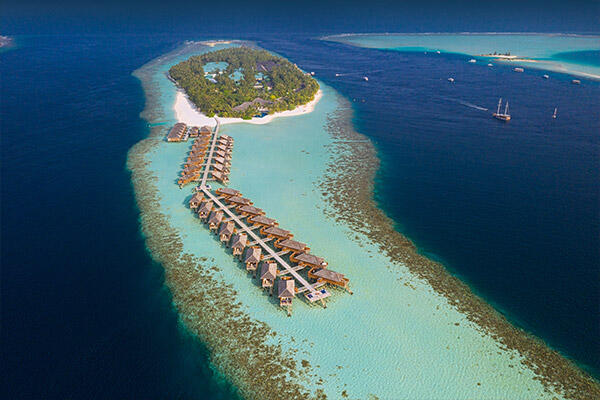 Vilamendhoo-Resort-Spa-1.jpg