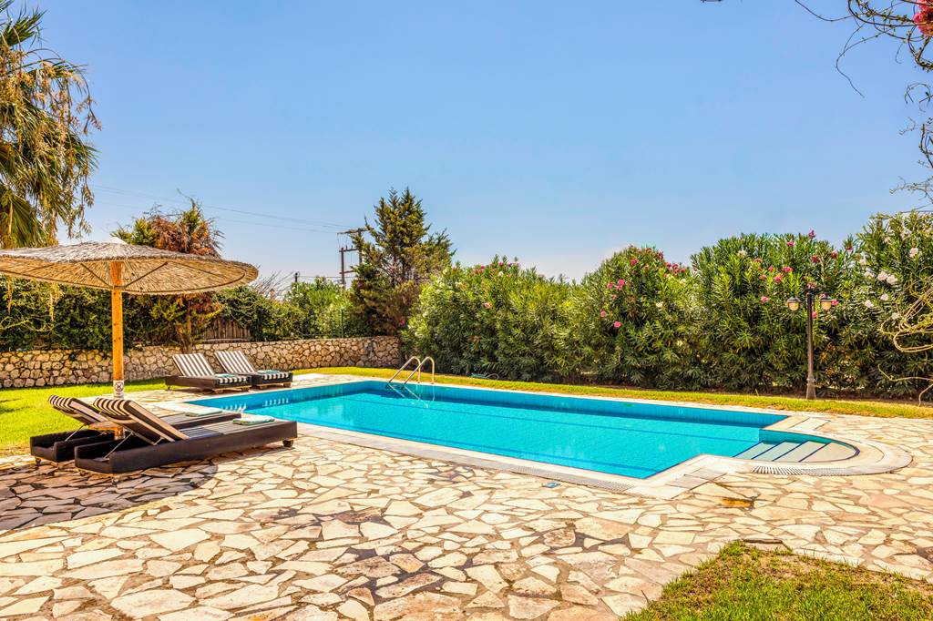 EFL_87188_Villa_Ionian_Summer_0924_03.jpg