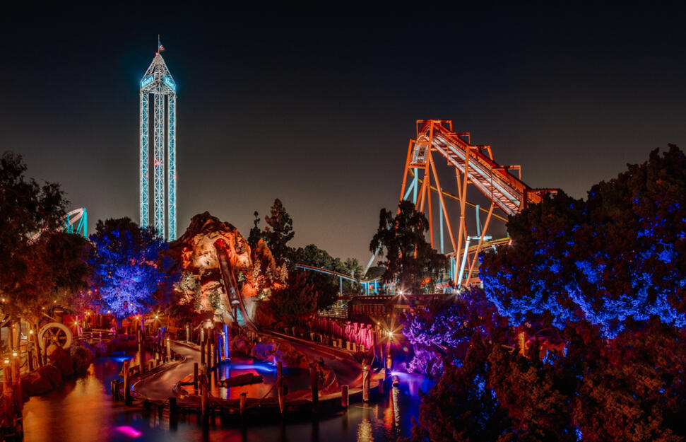 Knotts-Berry-Farm-Hotel-8.jpg