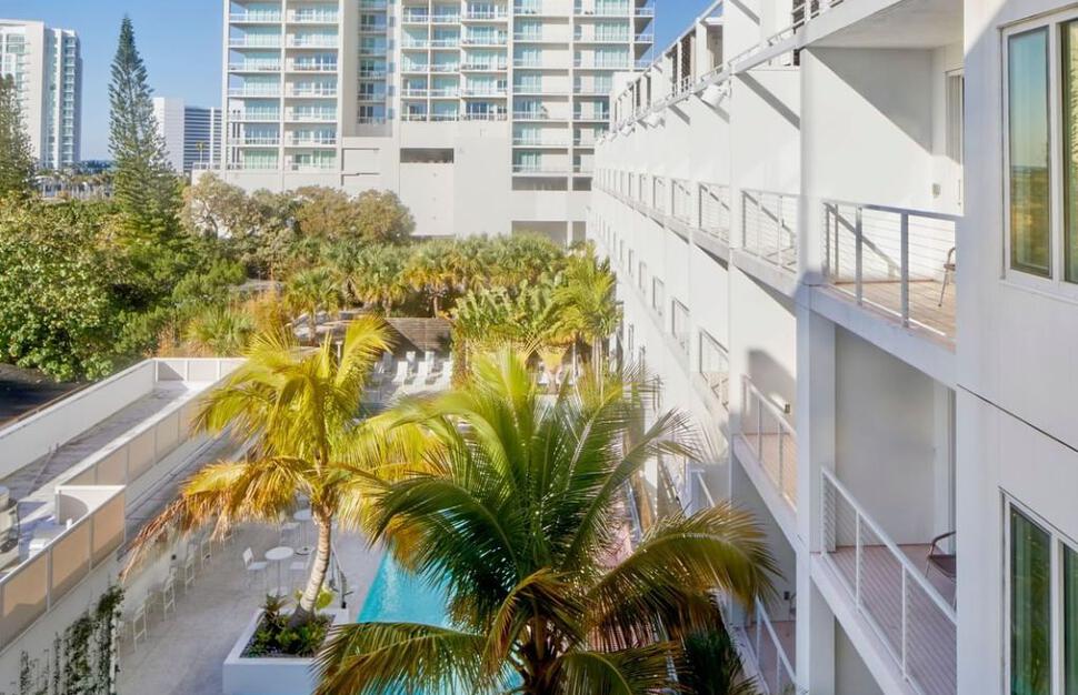 Tribute-Portfolio-Hotel-The-Sarasota-Modern-16.jpg