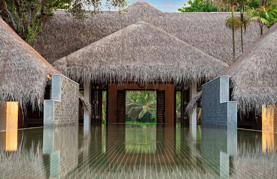Sheraton-Maldives-Full-Moon-Resort-Spa-4.jpg