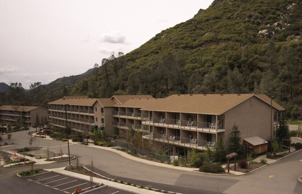 Yosemite-View-Lodge-3.jpg