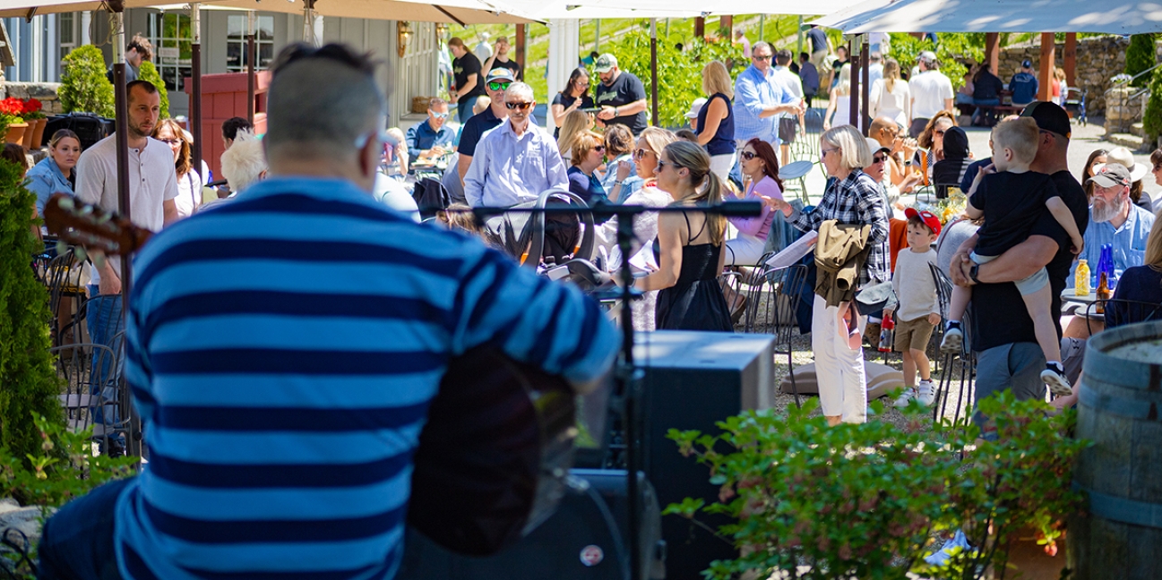 Shelton: Jones Family Farm Summer Concerts