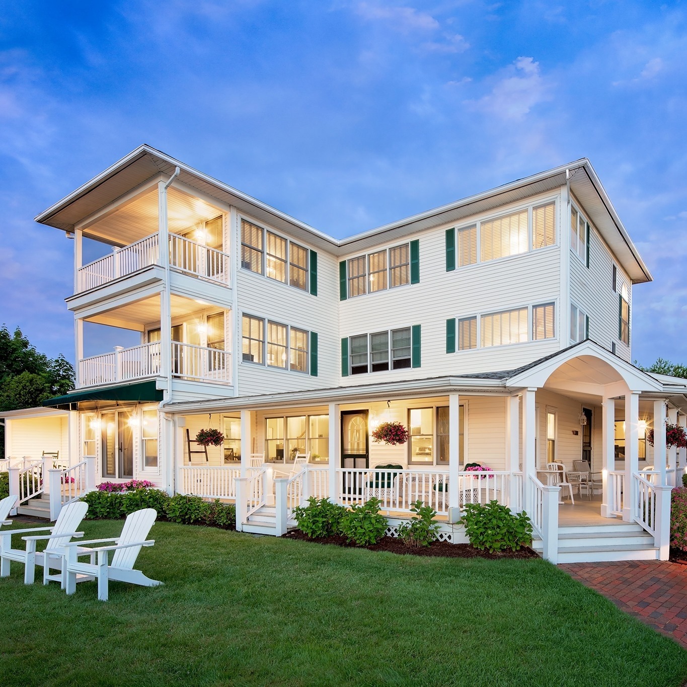 The Inn Harbor Hill Marina