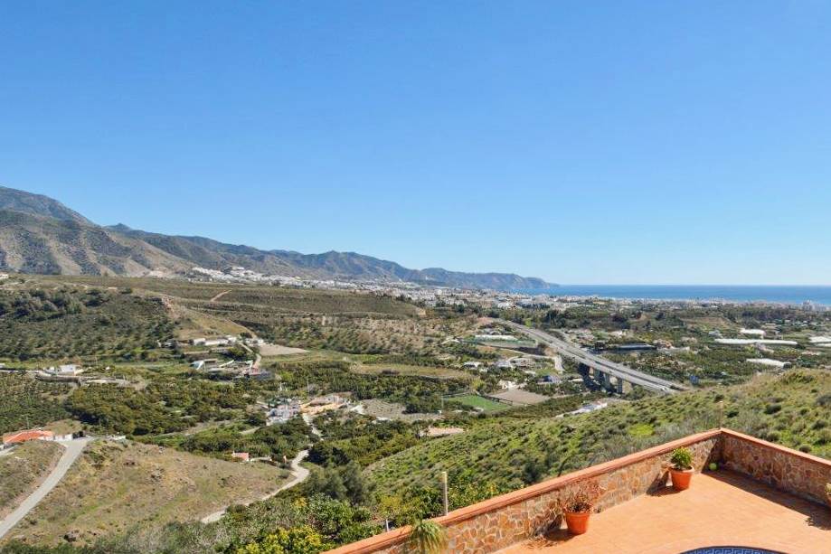 AGP_86757_Villa_Marta_Nerja_1223_04.jpg
