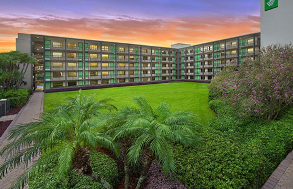 Wyndham-Garden-Lake-Buena-Vista-1.jpg