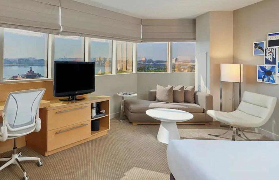 Hyatt-Regency-Long-Beach-6.jpg