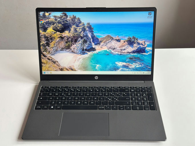 **HP 255 G10 (8A666EA)**
