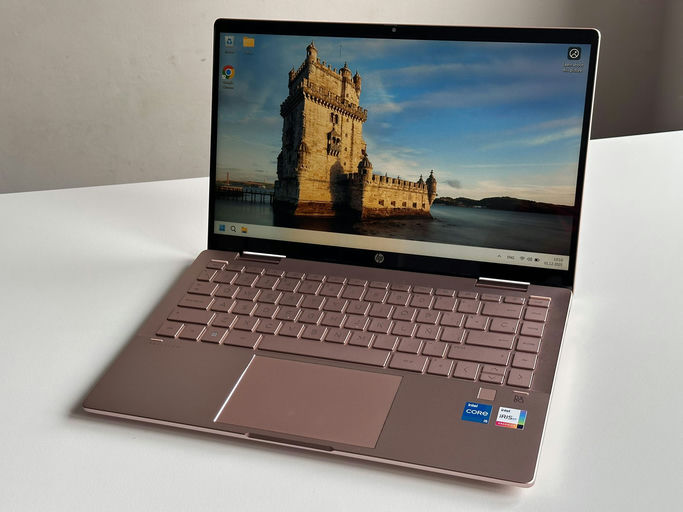 **HP Pavilion x360 14-ek0006ns (6H631EA)**
