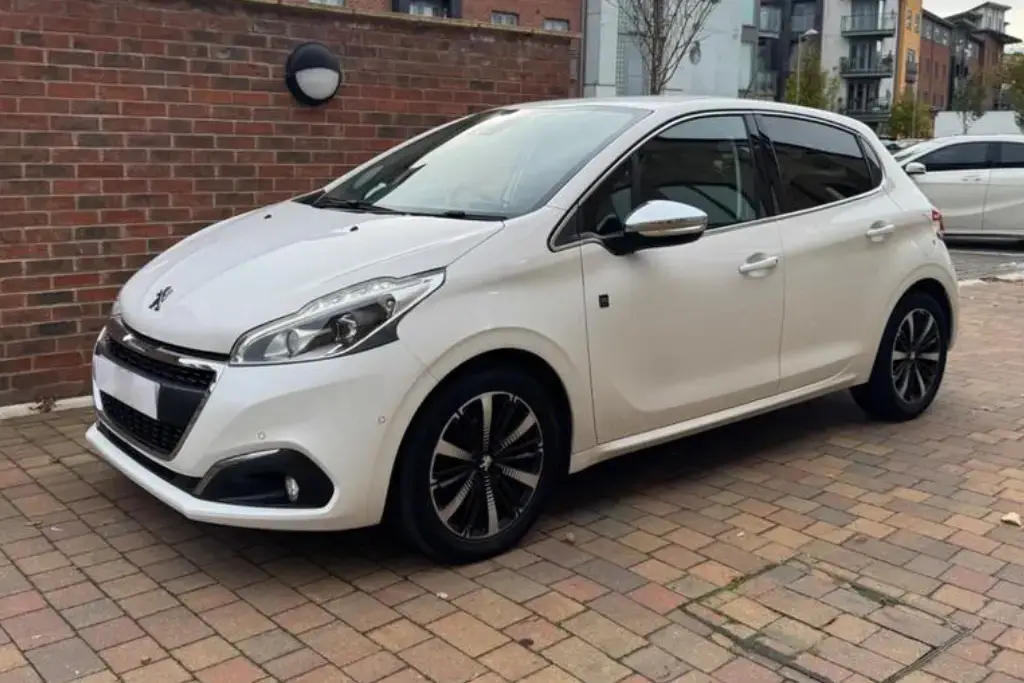 2019-peuegot-208