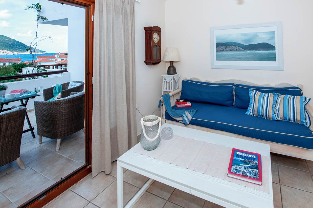 JSI_84195_Skopelos_Summer_Homes_1122_07.jpg