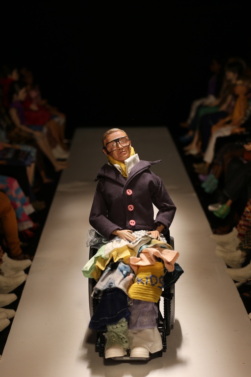 stop motion fashion pics_0016_hawk_002_01_X1_0003.jpg