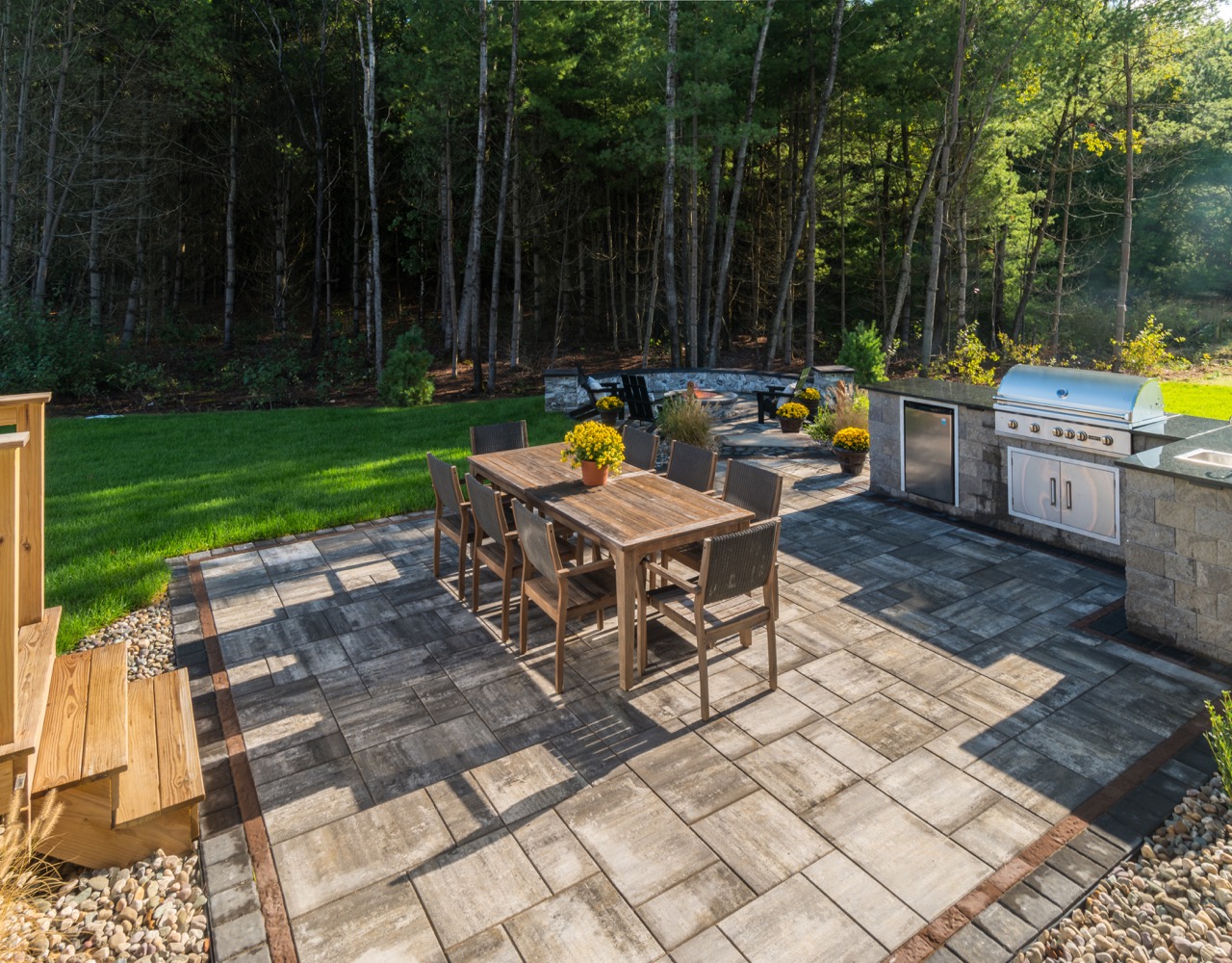 2 Daintree - Westerly Ranch_Paver Patio with Outdoor Kitchen
