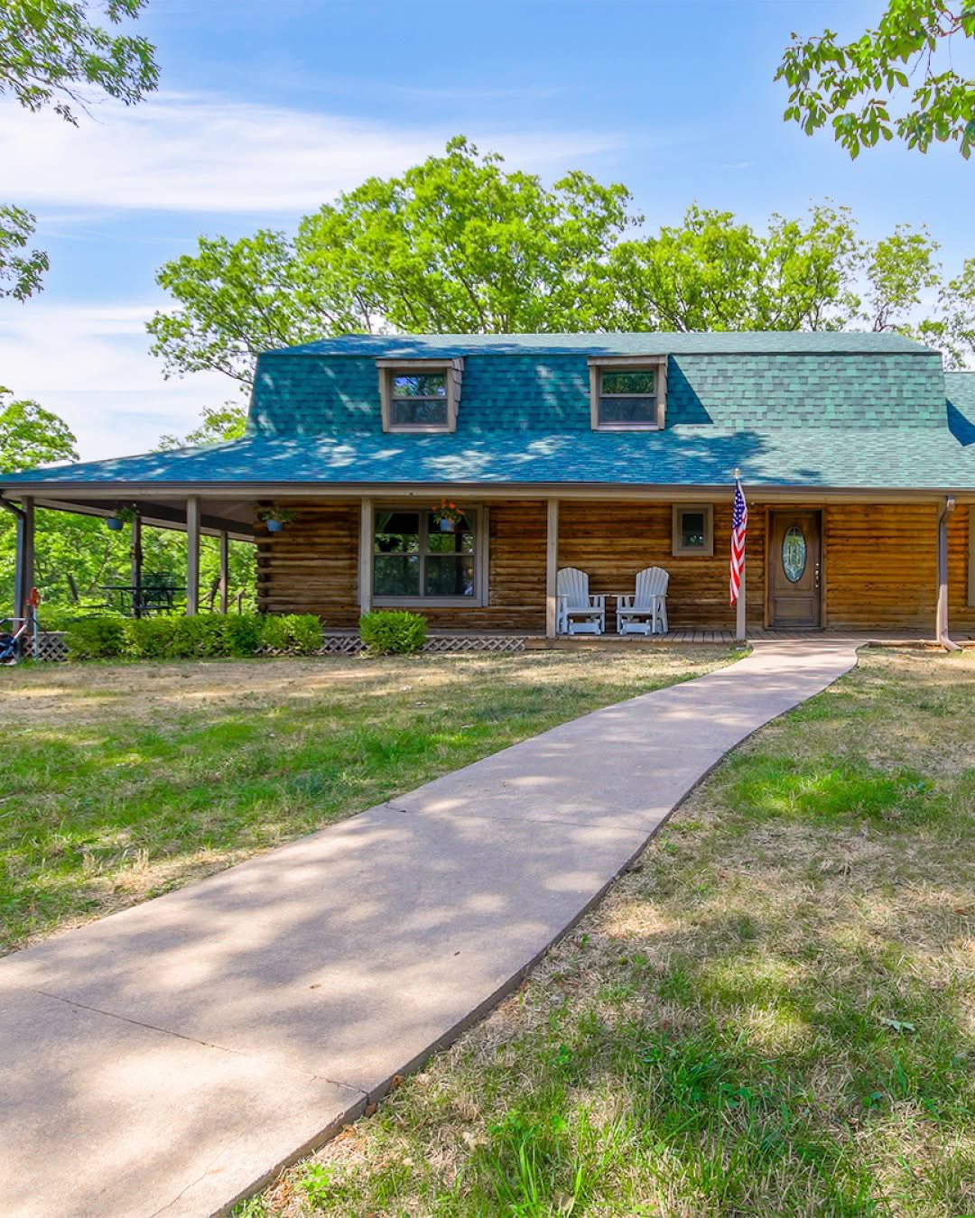 Have your next gathering at Deuce Pub & Pit in Columbia, MO!