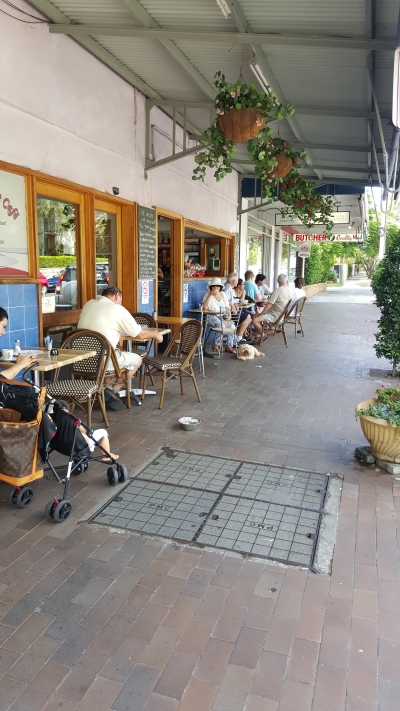 Rustic French Cafe&#039; +45 kg Coffee per Week in Neutral Bay Mosman Area for Sale