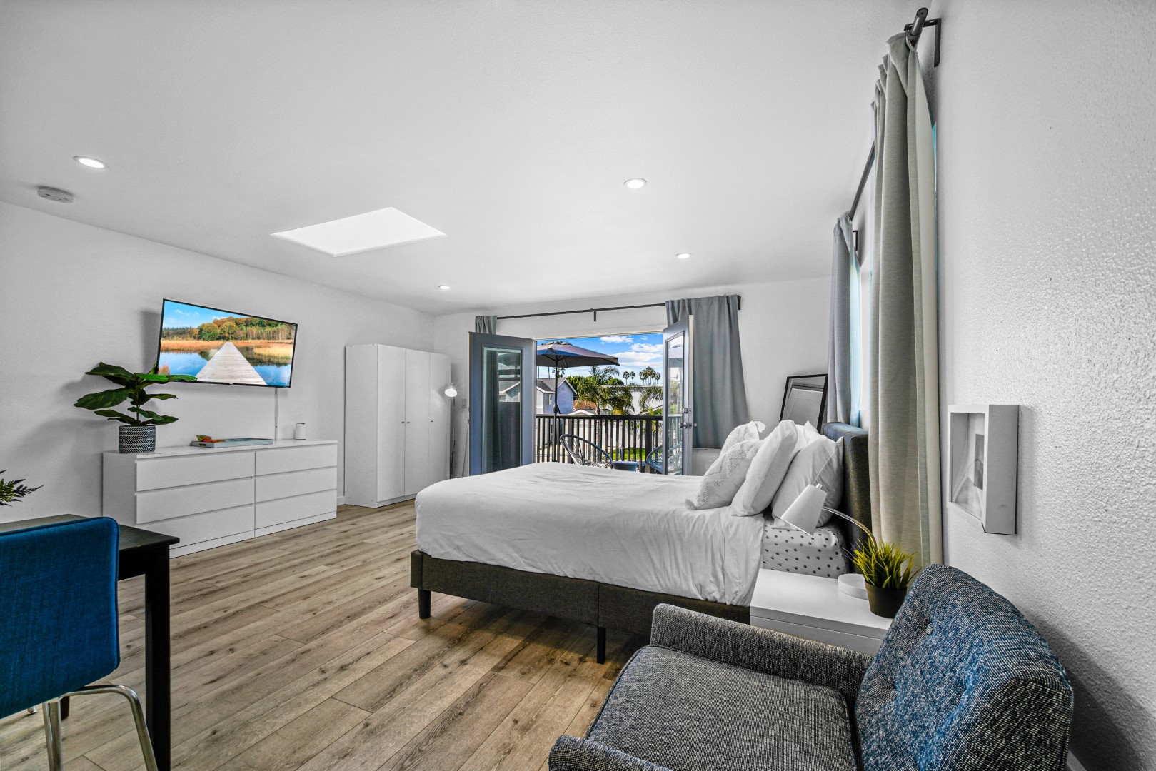 Spacious Living Area