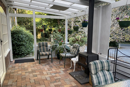 Curtis Falls Studio Apartment