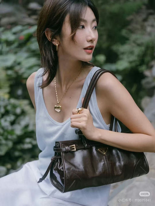 【全网唯一折】【复古老钱风】Prada油蜡皮 Soft Lux中号