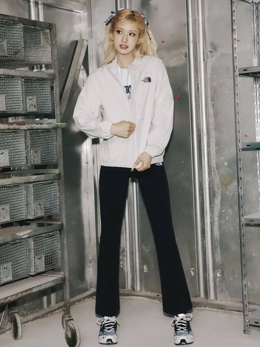 【Somi 类似款】TNF 冲锋衣，6折