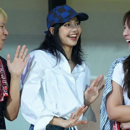 【COS 85折】Lisa 最新上身