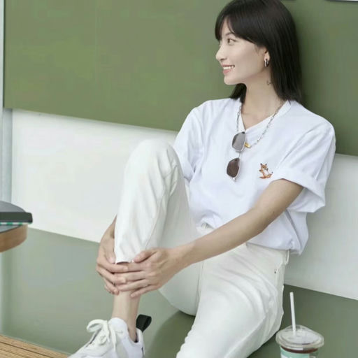 【脚滑小狐狸】爽快5折！ 人人都需要的经典款白T