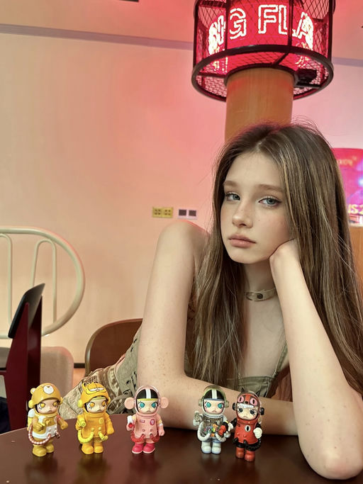 【现在最火的一款！】Pop Mart Space Molly 系列，补货！