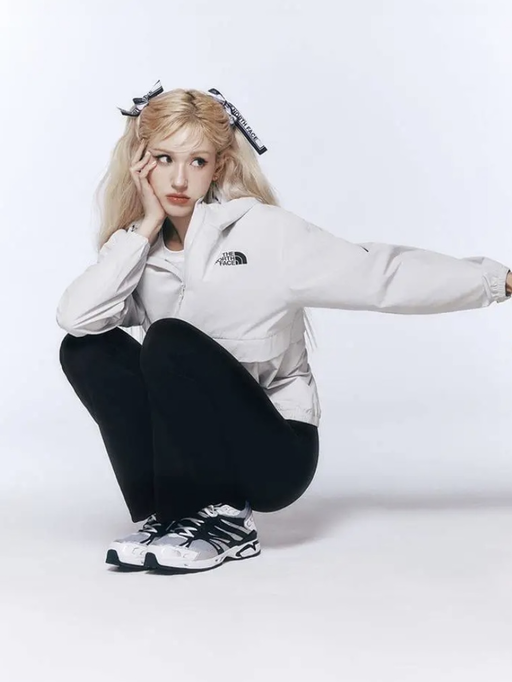 【Somi 类似款】TNF 冲锋衣，6折