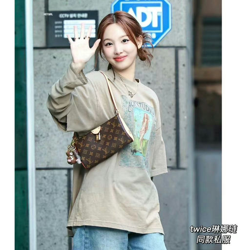 【再不下手就搬空了】IU同款，补货