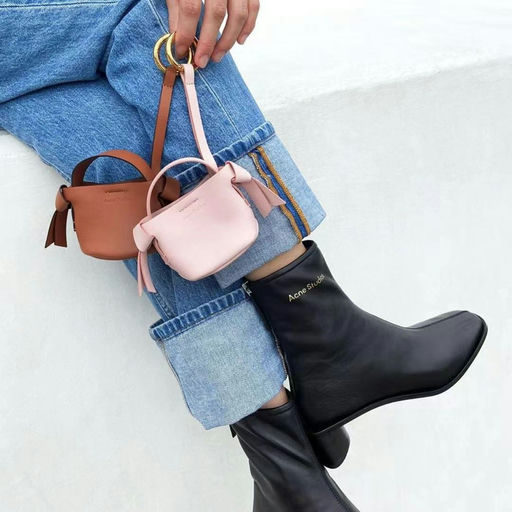 【38折！】【36/37码进】Acne Studios热门款三角跟踝靴