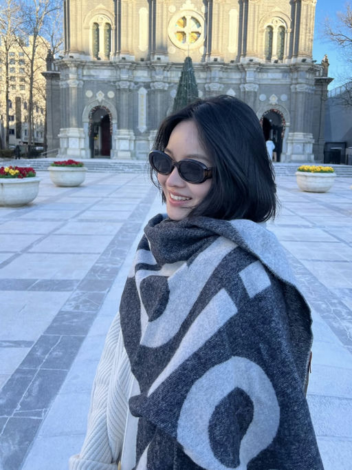 【45折】Acne 围巾，$115