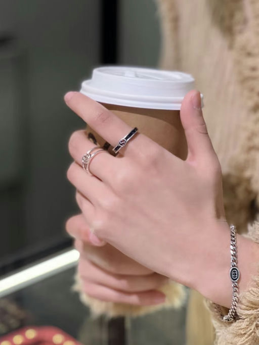 💍【镂空极简戒指】Gucci 45折